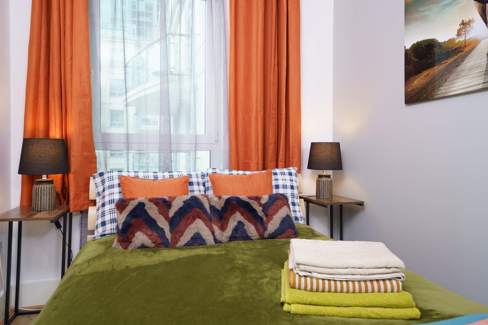 St George Wharf Apartment London Ngoại thất bức ảnh